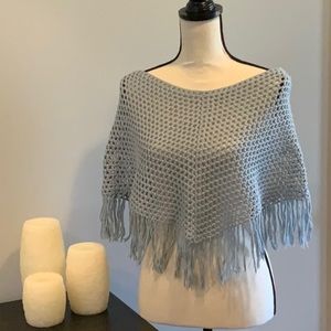 Laundry by Shelli Segal cape-let. Soft blue. One size.